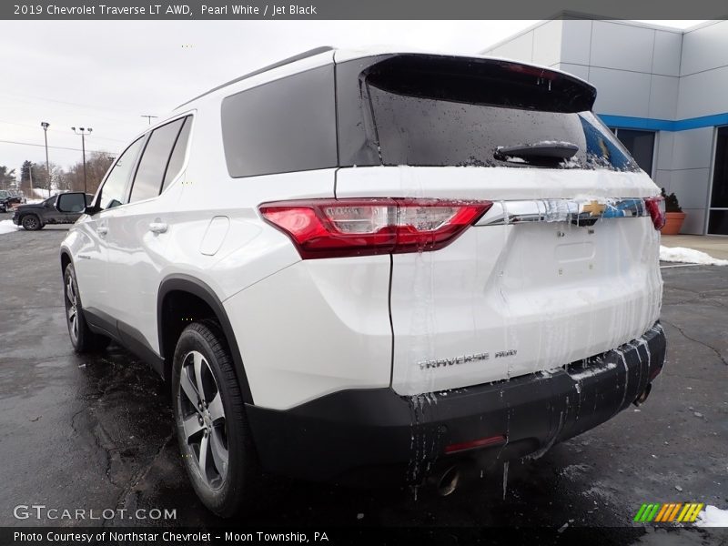 Pearl White / Jet Black 2019 Chevrolet Traverse LT AWD