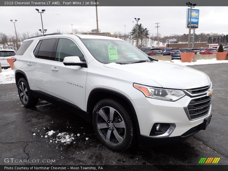Pearl White / Jet Black 2019 Chevrolet Traverse LT AWD