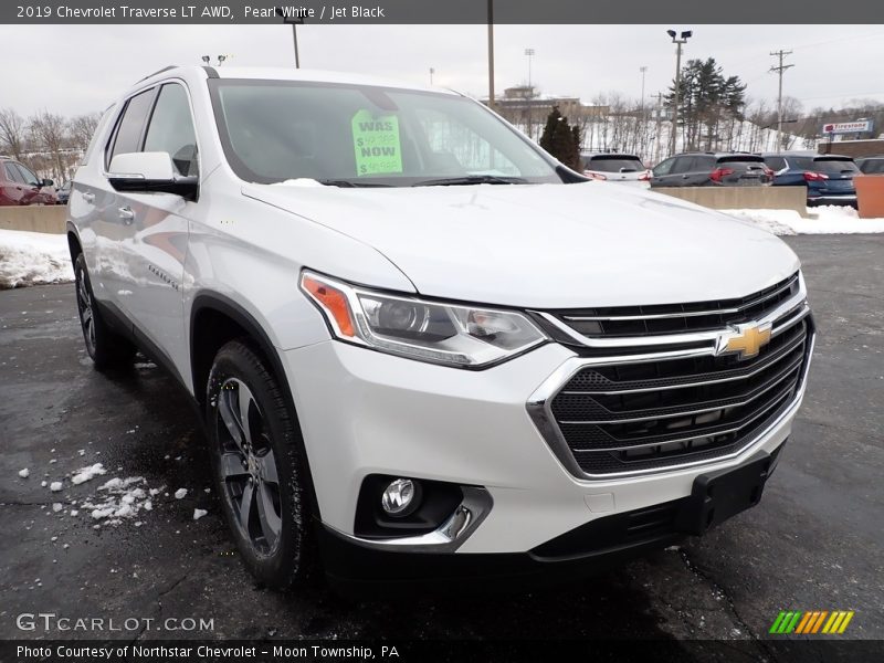 Pearl White / Jet Black 2019 Chevrolet Traverse LT AWD