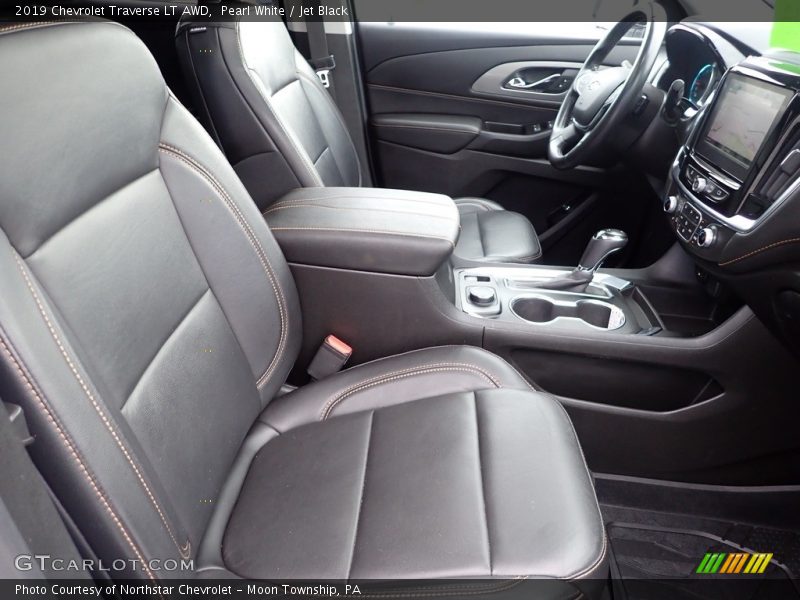 Pearl White / Jet Black 2019 Chevrolet Traverse LT AWD