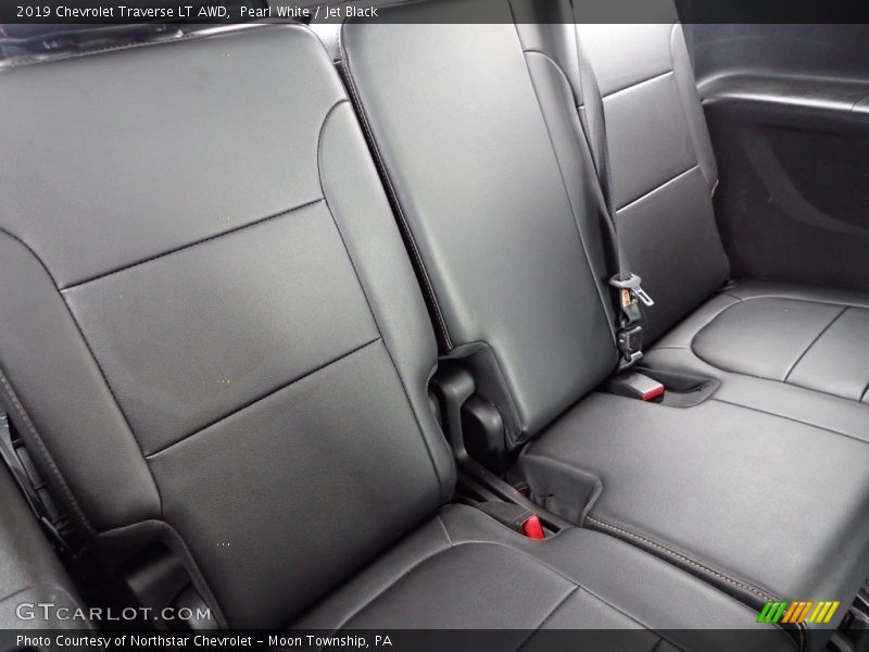 Pearl White / Jet Black 2019 Chevrolet Traverse LT AWD