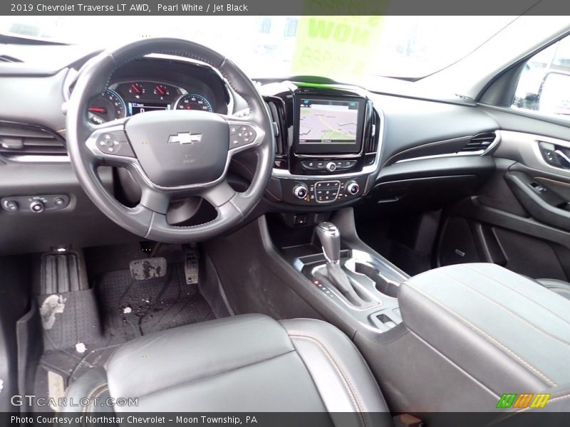 Pearl White / Jet Black 2019 Chevrolet Traverse LT AWD
