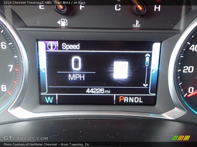 Pearl White / Jet Black 2019 Chevrolet Traverse LT AWD