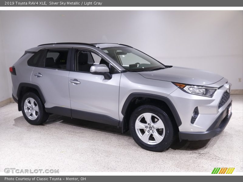 Silver Sky Metallic / Light Gray 2019 Toyota RAV4 XLE