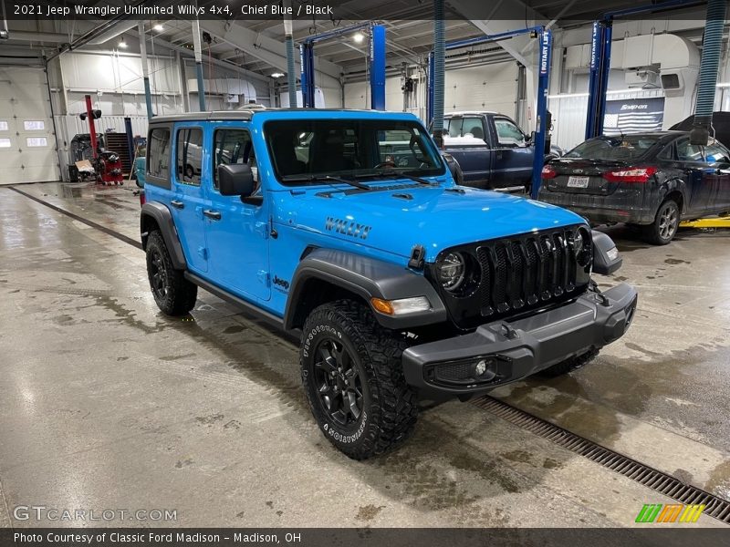 Front 3/4 View of 2021 Wrangler Unlimited Willys 4x4