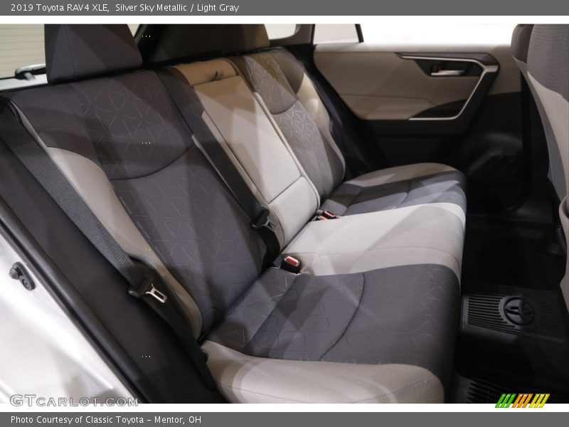 Silver Sky Metallic / Light Gray 2019 Toyota RAV4 XLE