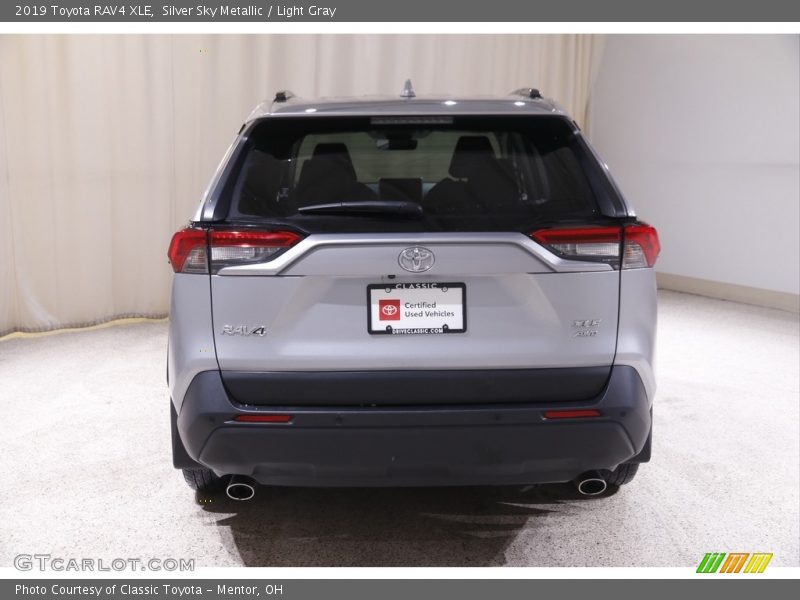 Silver Sky Metallic / Light Gray 2019 Toyota RAV4 XLE