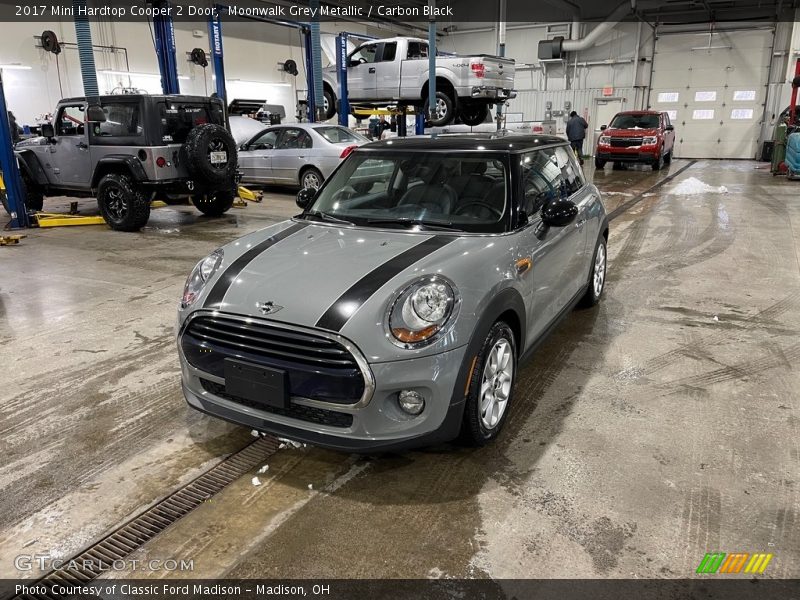 Moonwalk Grey Metallic / Carbon Black 2017 Mini Hardtop Cooper 2 Door