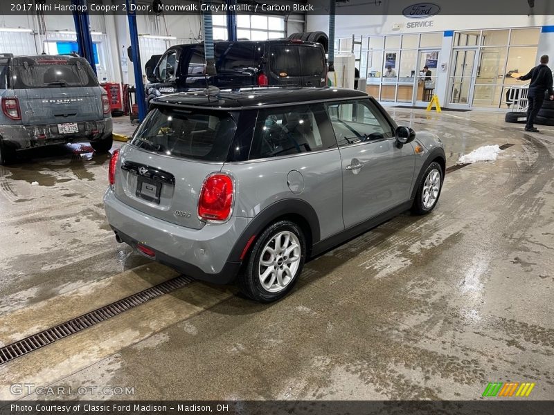 Moonwalk Grey Metallic / Carbon Black 2017 Mini Hardtop Cooper 2 Door