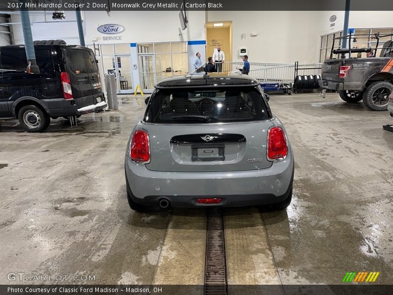 Moonwalk Grey Metallic / Carbon Black 2017 Mini Hardtop Cooper 2 Door