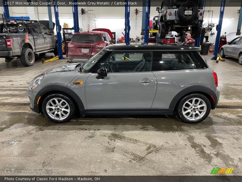 Moonwalk Grey Metallic / Carbon Black 2017 Mini Hardtop Cooper 2 Door