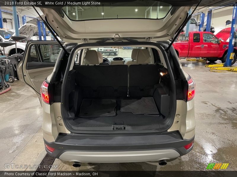 White Gold / Medium Light Stone 2018 Ford Escape SE