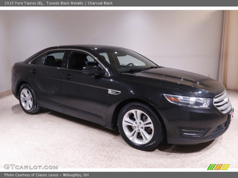 Tuxedo Black Metallic / Charcoal Black 2015 Ford Taurus SEL