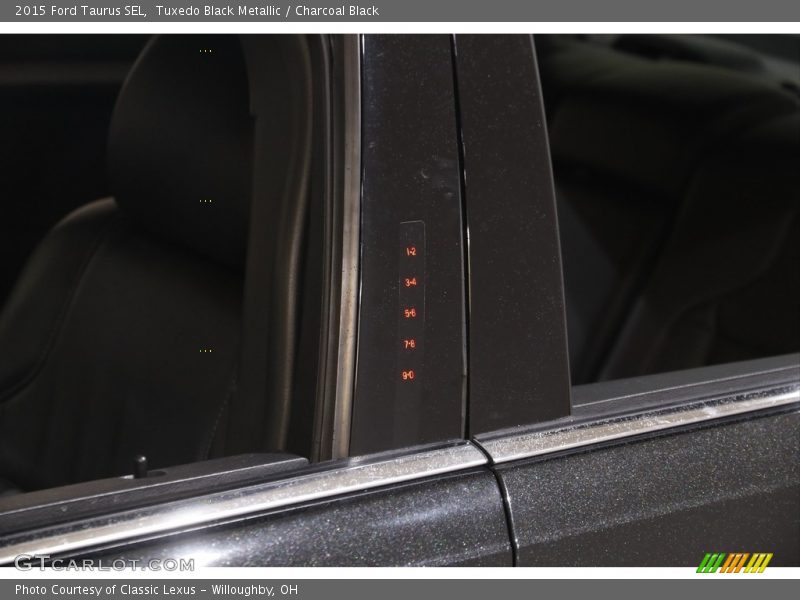 Tuxedo Black Metallic / Charcoal Black 2015 Ford Taurus SEL