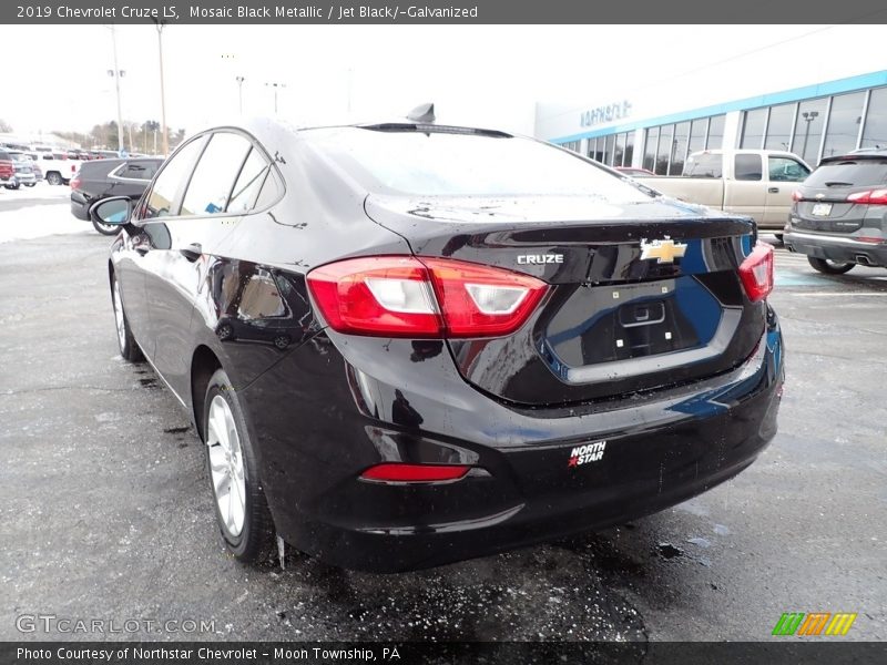 Mosaic Black Metallic / Jet Black/­Galvanized 2019 Chevrolet Cruze LS