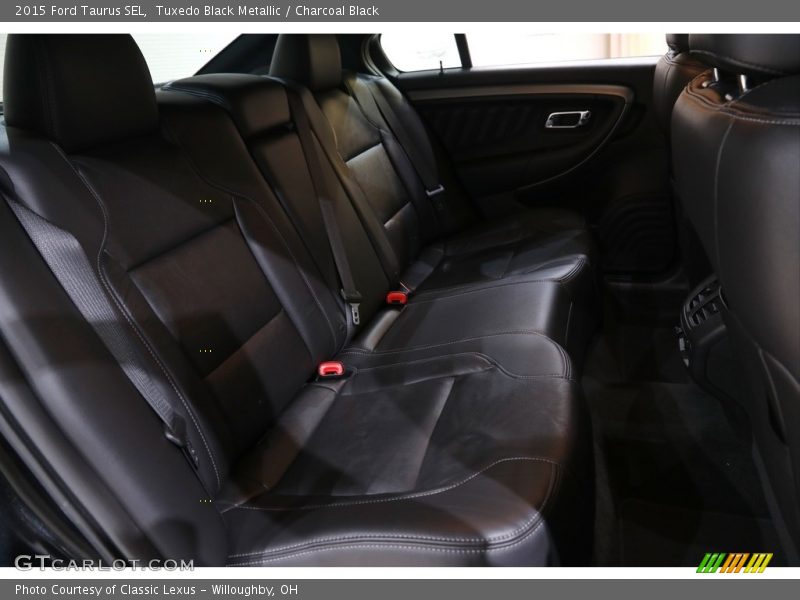 Tuxedo Black Metallic / Charcoal Black 2015 Ford Taurus SEL