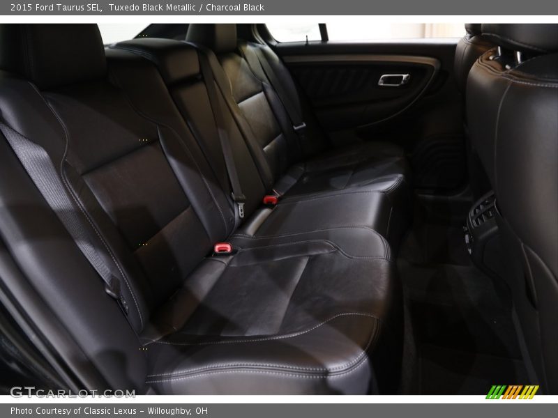 Tuxedo Black Metallic / Charcoal Black 2015 Ford Taurus SEL