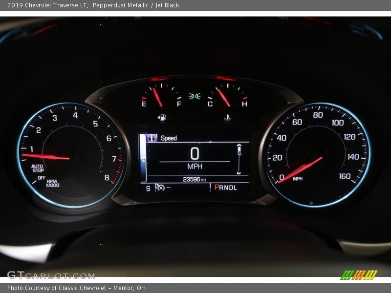 Pepperdust Metallic / Jet Black 2019 Chevrolet Traverse LT