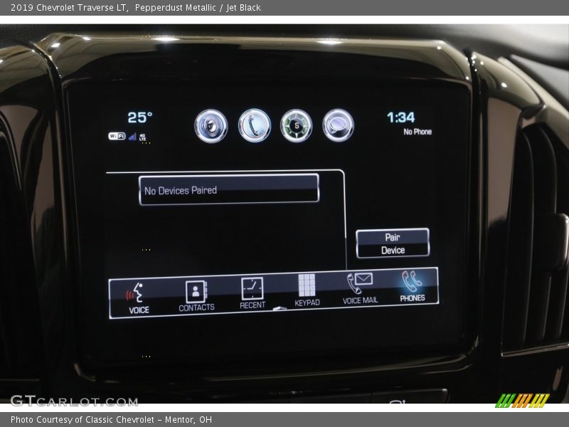 Pepperdust Metallic / Jet Black 2019 Chevrolet Traverse LT