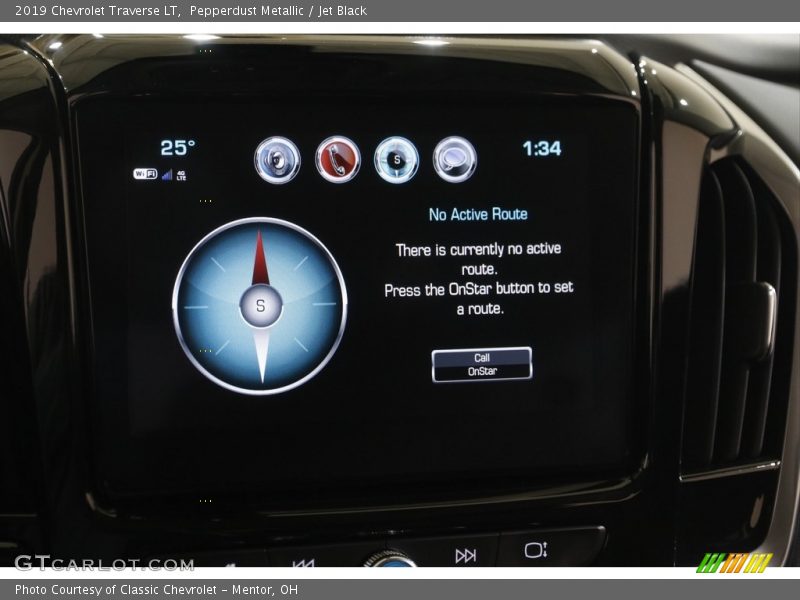 Pepperdust Metallic / Jet Black 2019 Chevrolet Traverse LT