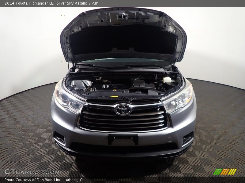 Silver Sky Metallic / Ash 2014 Toyota Highlander LE