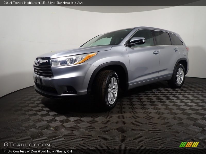 Silver Sky Metallic / Ash 2014 Toyota Highlander LE