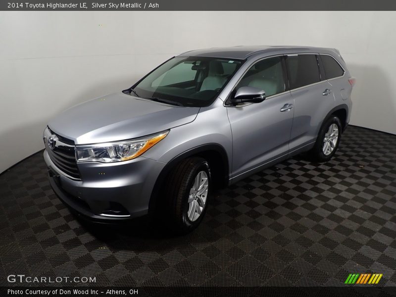 Silver Sky Metallic / Ash 2014 Toyota Highlander LE