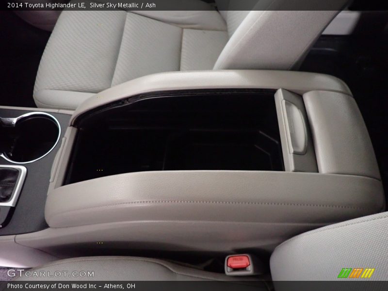 Silver Sky Metallic / Ash 2014 Toyota Highlander LE