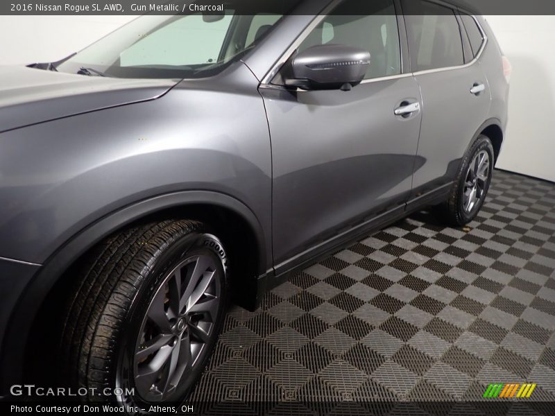 Gun Metallic / Charcoal 2016 Nissan Rogue SL AWD
