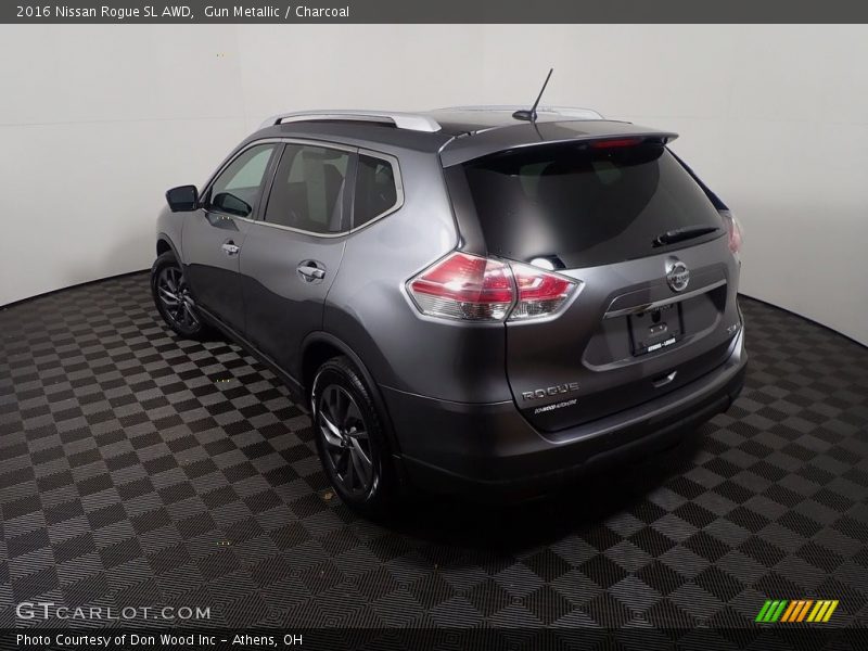 Gun Metallic / Charcoal 2016 Nissan Rogue SL AWD