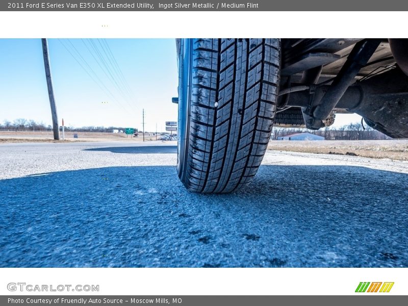 Ingot Silver Metallic / Medium Flint 2011 Ford E Series Van E350 XL Extended Utility