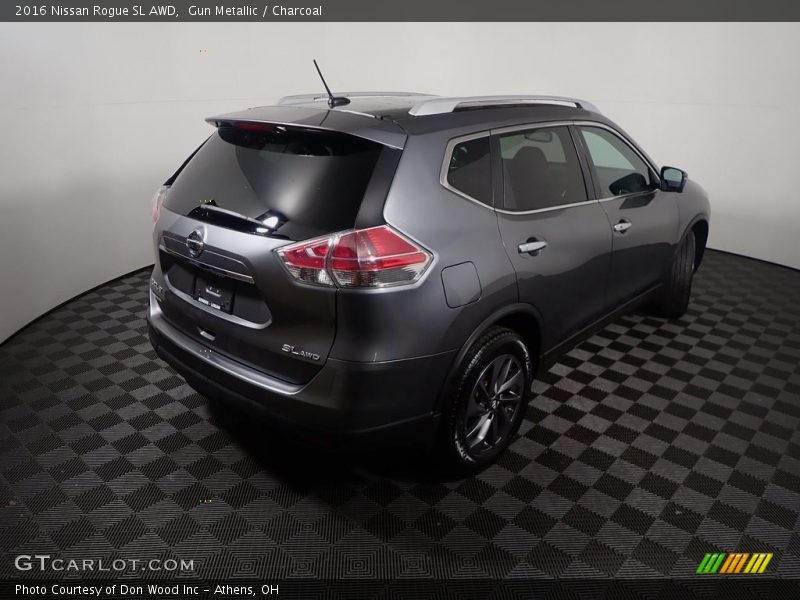 Gun Metallic / Charcoal 2016 Nissan Rogue SL AWD