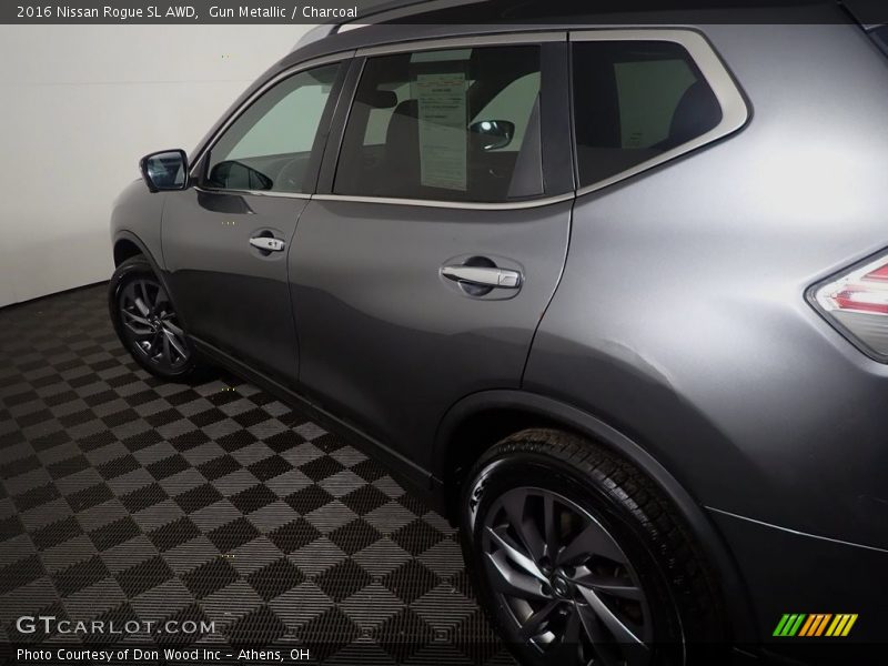 Gun Metallic / Charcoal 2016 Nissan Rogue SL AWD