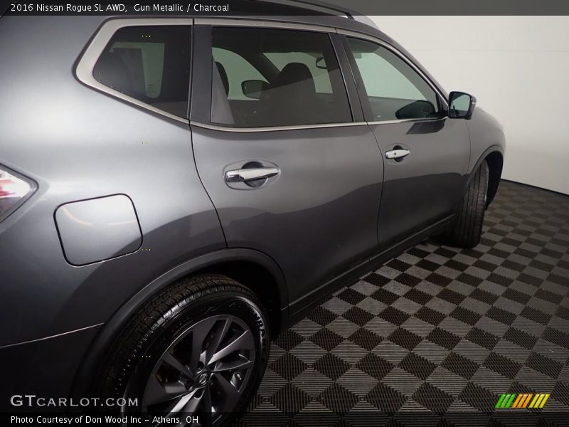 Gun Metallic / Charcoal 2016 Nissan Rogue SL AWD