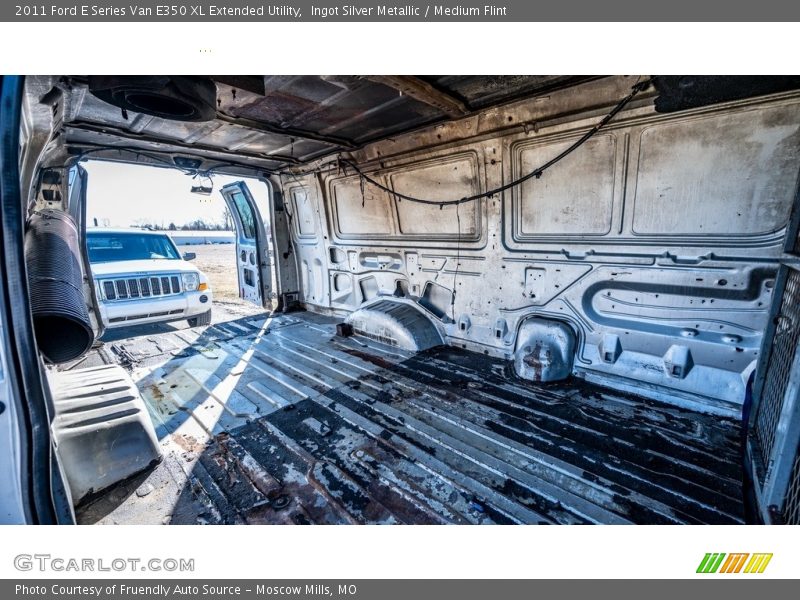 Ingot Silver Metallic / Medium Flint 2011 Ford E Series Van E350 XL Extended Utility