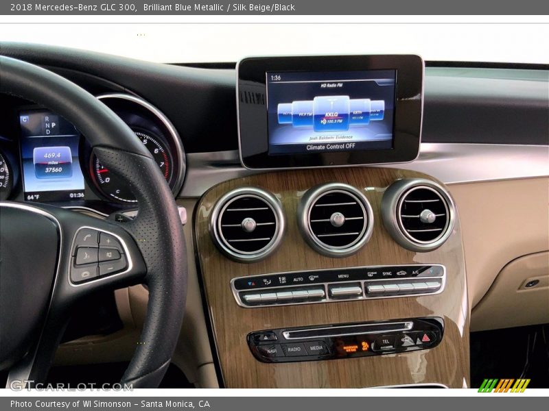 Brilliant Blue Metallic / Silk Beige/Black 2018 Mercedes-Benz GLC 300