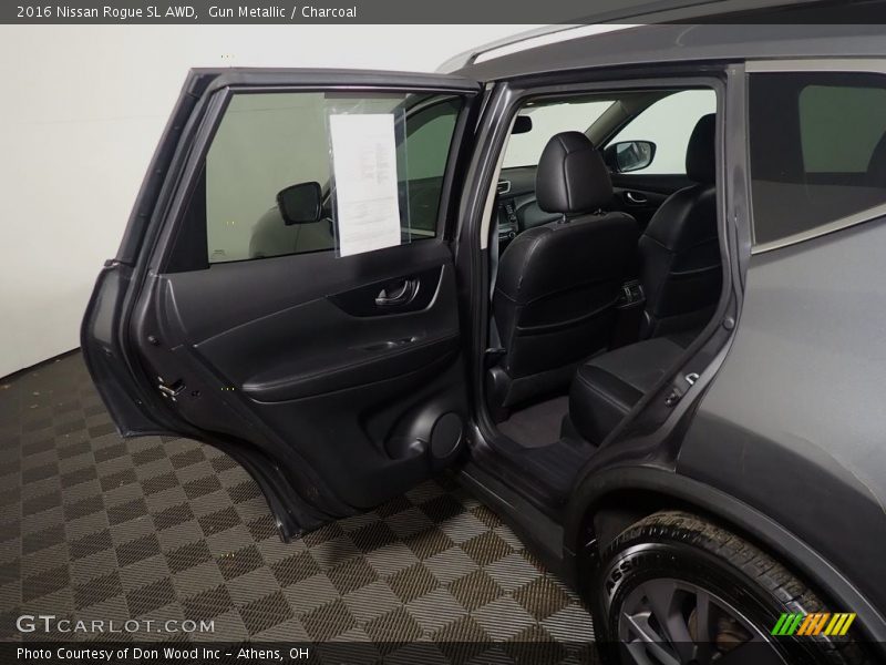 Gun Metallic / Charcoal 2016 Nissan Rogue SL AWD