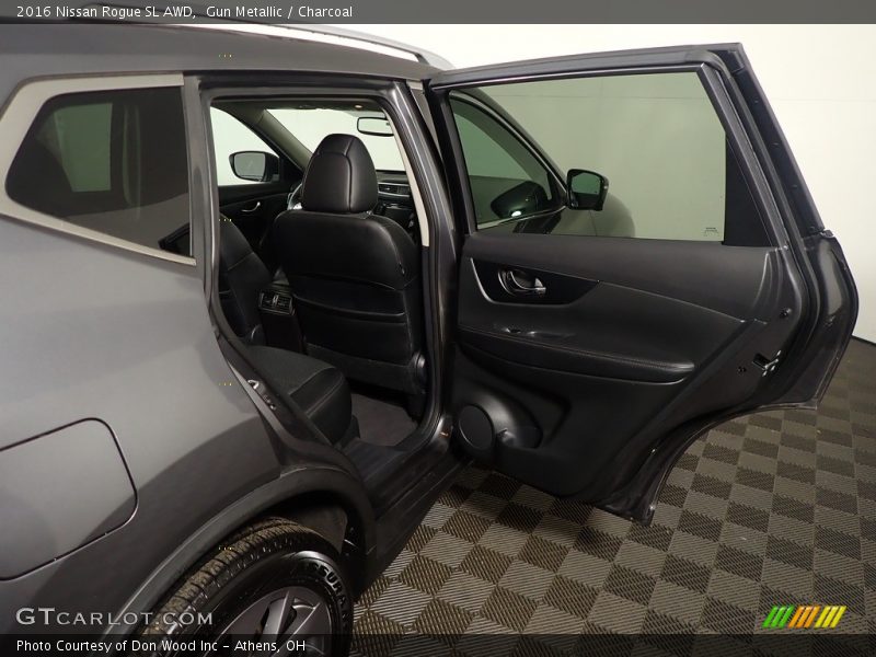 Gun Metallic / Charcoal 2016 Nissan Rogue SL AWD