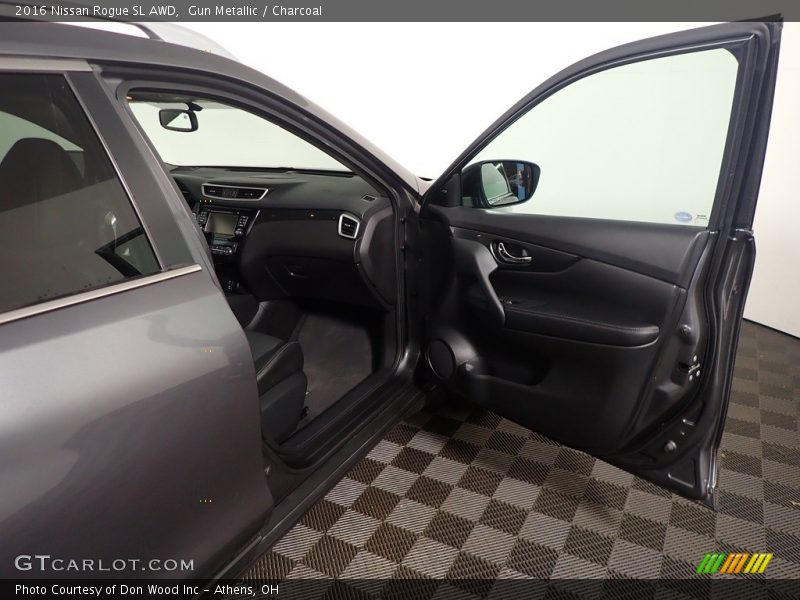 Gun Metallic / Charcoal 2016 Nissan Rogue SL AWD