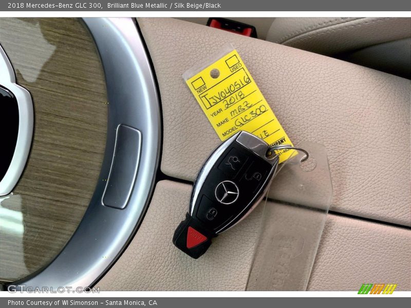Brilliant Blue Metallic / Silk Beige/Black 2018 Mercedes-Benz GLC 300