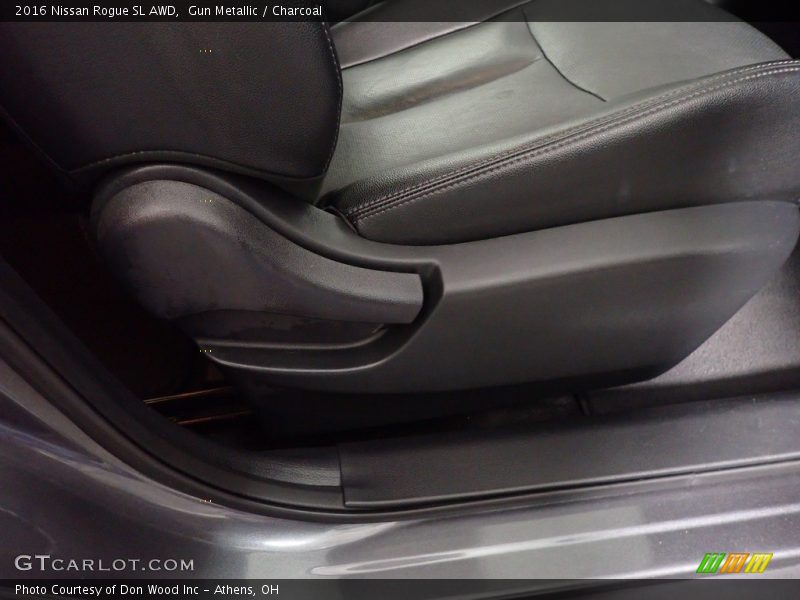 Gun Metallic / Charcoal 2016 Nissan Rogue SL AWD