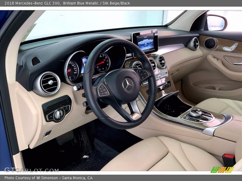 Brilliant Blue Metallic / Silk Beige/Black 2018 Mercedes-Benz GLC 300