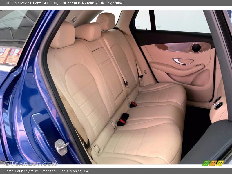 Brilliant Blue Metallic / Silk Beige/Black 2018 Mercedes-Benz GLC 300