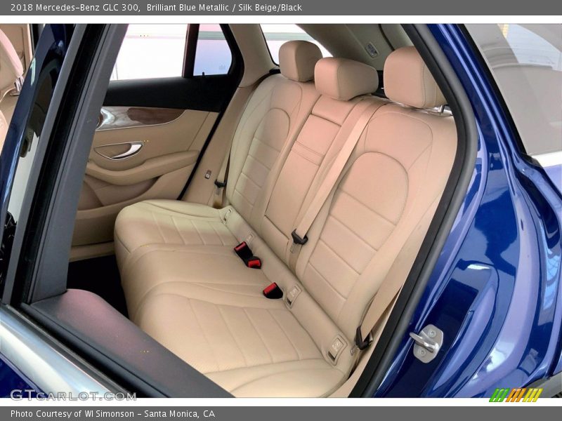 Brilliant Blue Metallic / Silk Beige/Black 2018 Mercedes-Benz GLC 300