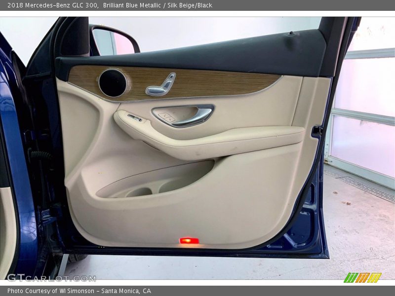 Brilliant Blue Metallic / Silk Beige/Black 2018 Mercedes-Benz GLC 300
