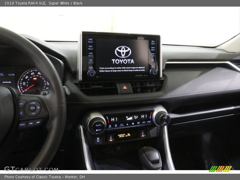 Super White / Black 2019 Toyota RAV4 XLE