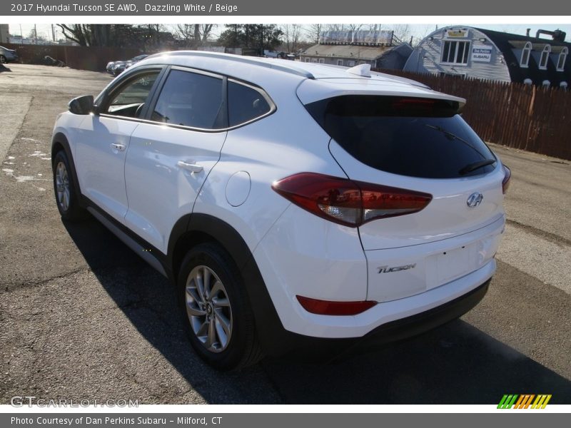 Dazzling White / Beige 2017 Hyundai Tucson SE AWD