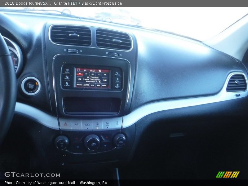Granite Pearl / Black/Light Frost Beige 2018 Dodge Journey SXT