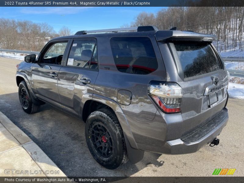 Magnetic Gray Metallic / Black/Graphite 2022 Toyota 4Runner SR5 Premium 4x4