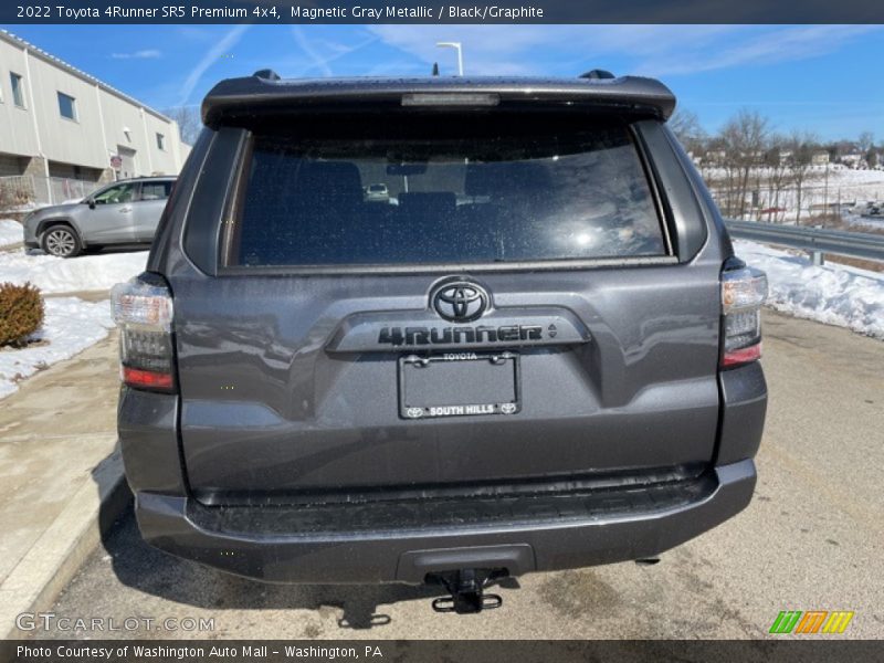 Magnetic Gray Metallic / Black/Graphite 2022 Toyota 4Runner SR5 Premium 4x4